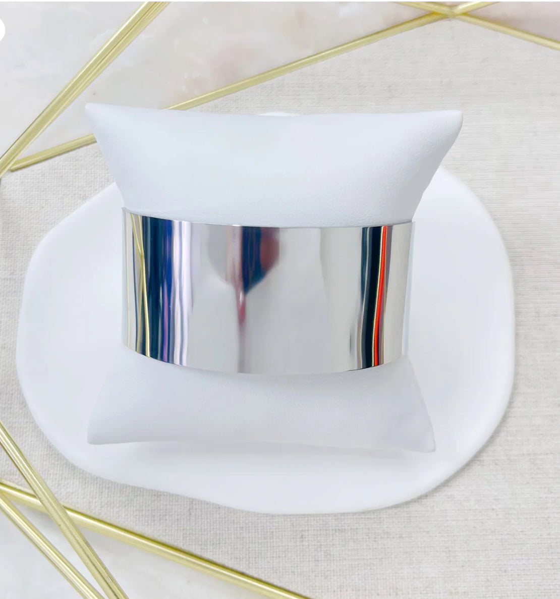 Haly Bangle