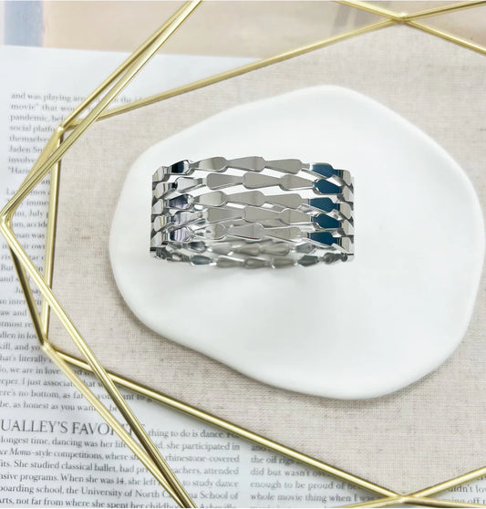 Curve Bangle